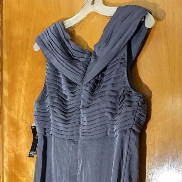 🆕NWT ADRIANA PAPEL BEAUTIFULLY STONE ADORNED EVENING DRESS - SMOKE (GRAY) - 16 - Picture 8 of 9